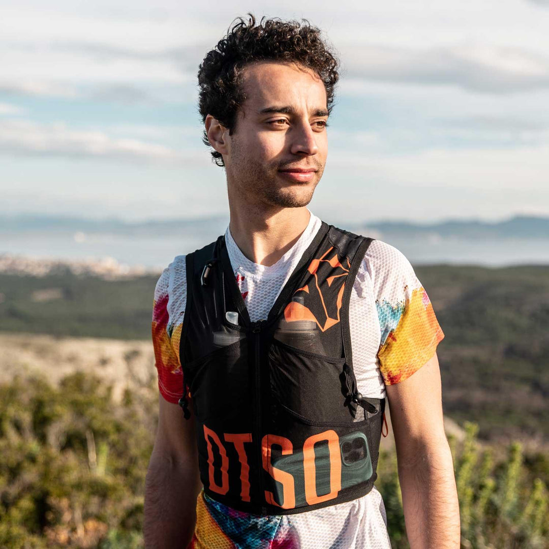 OTSO Trail Running Backpack Black & Orange (トレイルランニングバックパック ブラック×オレンジ ) - Rufus & Co. オンラインストア