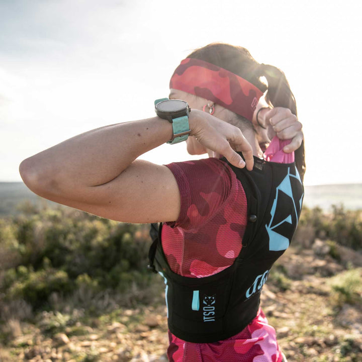 OTSO Trail Running Backpack Black & Turquoise (トレイルランニングバックパック ブラック×ターコイズ )